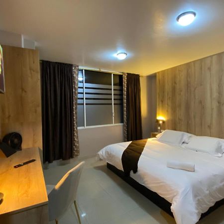 Hotel Wampushkar Zamora Zewnętrze zdjęcie