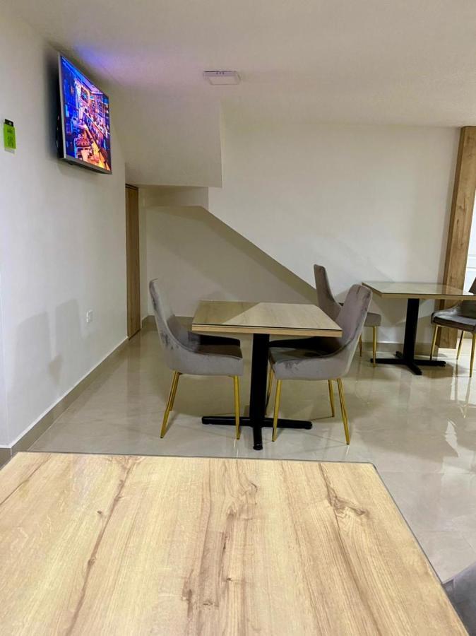 Hotel Wampushkar Zamora Zewnętrze zdjęcie